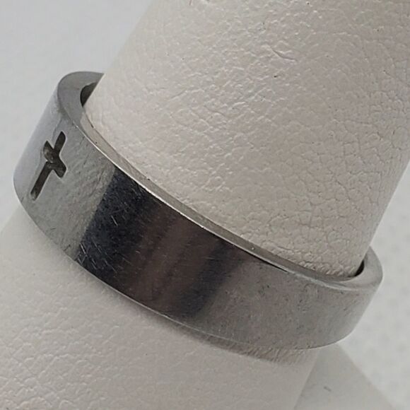 Spikes Stainless Steel Silver Colored Cross Ring 9 - Picture 3 of 6